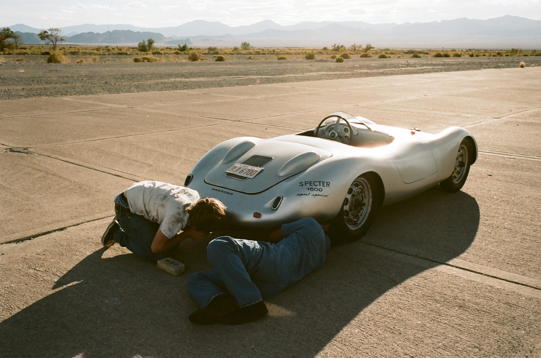 Behind the scenes photograph 107
