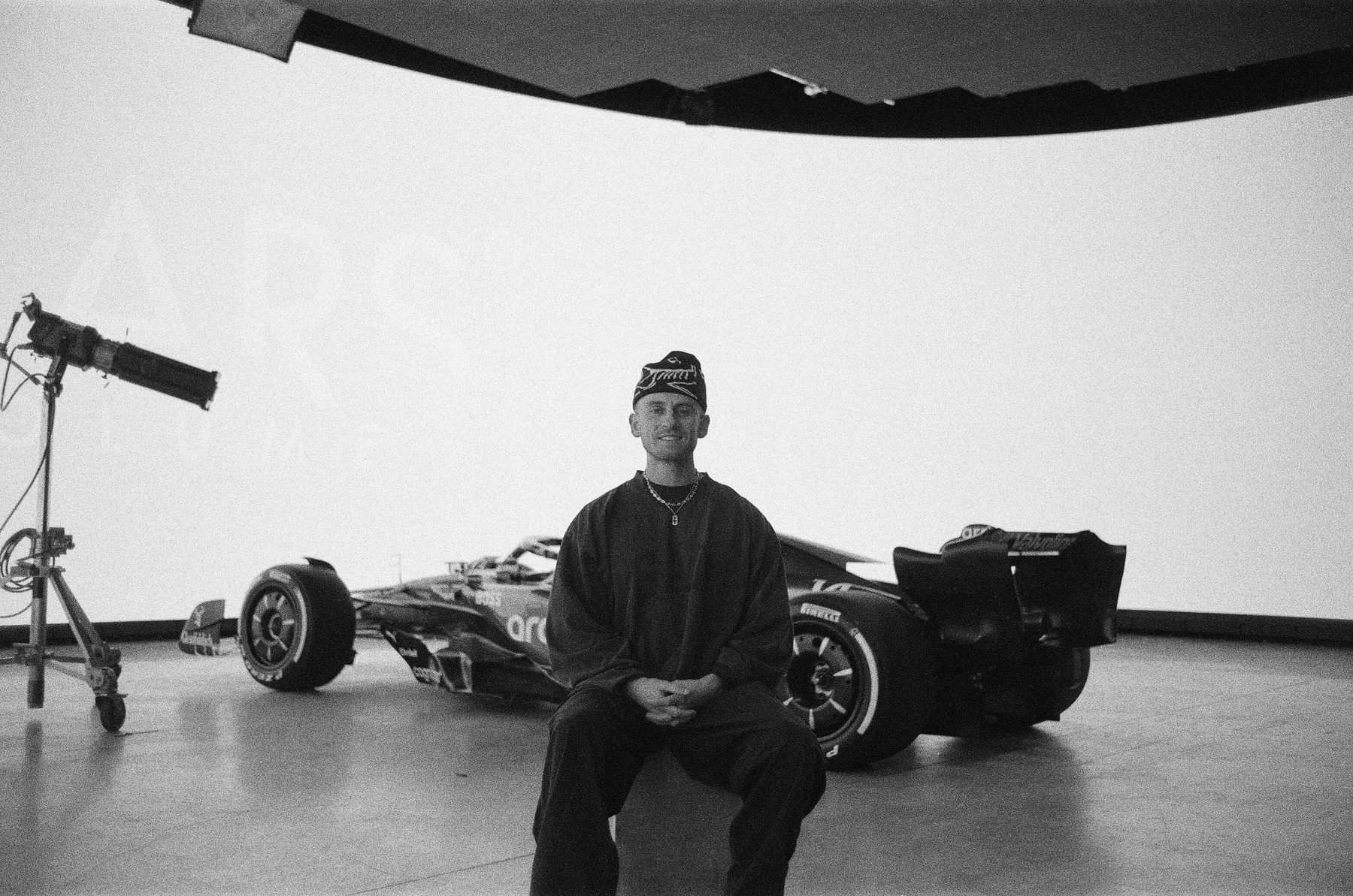 Behind the scenes photograph 64